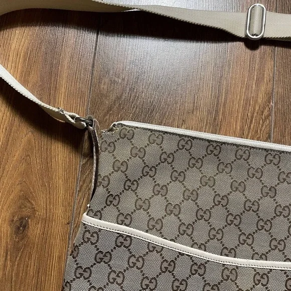 Gucci vintage monogram shoulder bag